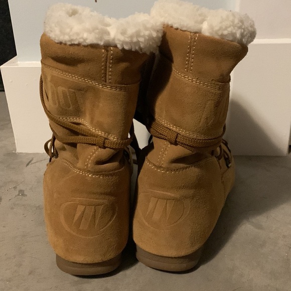 MOON BOOTS NWT Brown Suede Never Worn 2000s Vintage HOT for this Winter - Picture 3 of 4